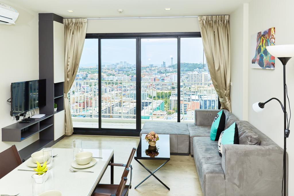 The Base By Fantasea Beach Appartement Pattaya Buitenkant foto